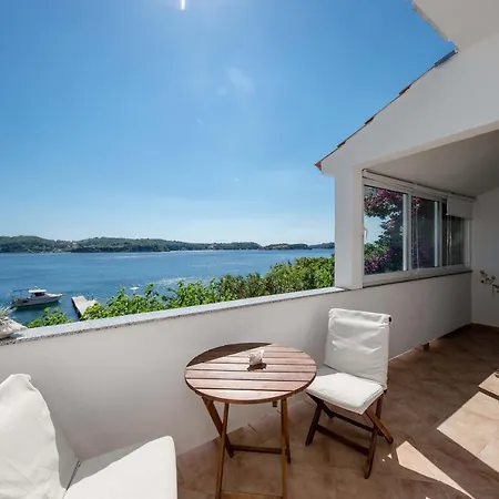 House Subic * Supetarska Draga